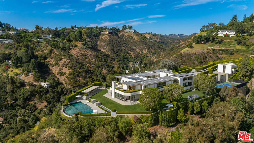 Luxury Estate – 1261 Angelo Drive, Beverly Hills, California